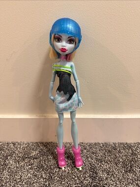 Monster High Abbey Roller Maze Doll